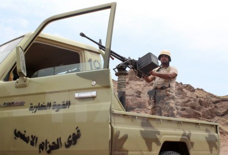 Masalah antiterorisme: Tentara Yaman memburu Al-Qaeda di Shabwa - ảnh 1
