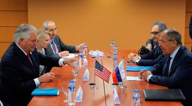 Menlu Rusia dan AS melakukan pembicaraan di sela-sela konferensi-konferensi ASEAN - ảnh 1