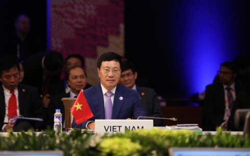 Deputi PM, Menlu Vietnam, Pham Binh Minh menerima Menlu Jepang dan Republik Korea - ảnh 1