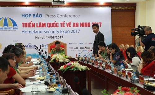  100 gerai  akan ikut serta dalam Pameran internasional tentang peralatan keamanan 2017 - ảnh 1