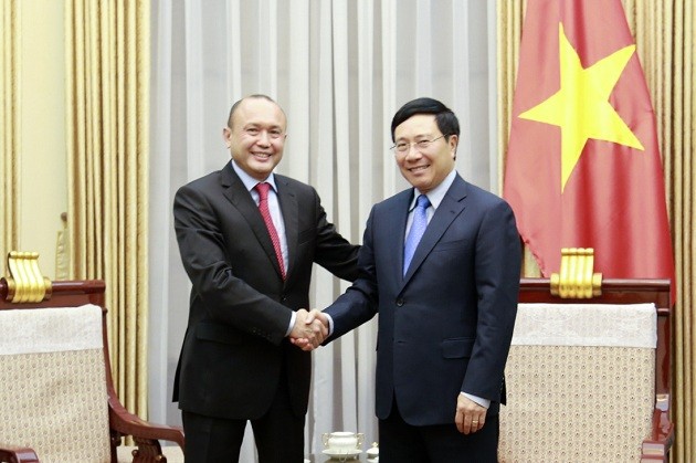 Deputi PM, Menlu Vietnam, Pham Binh Minh menerima Dubes Kazakhstan untuk Vietnam - ảnh 1