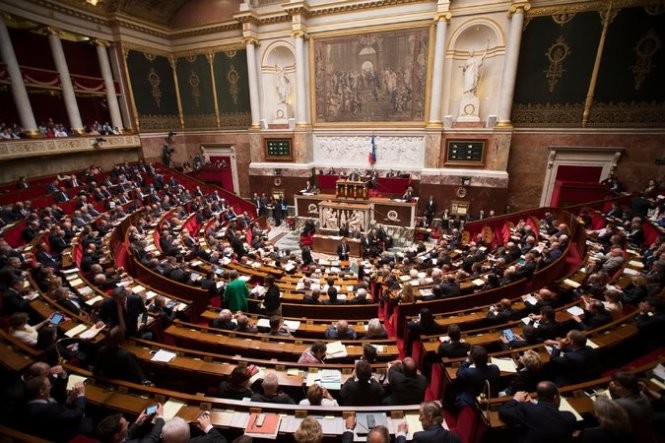  Masalah antiterorisme: Perancis mengesahkan RUU antiterorisme yang baru - ảnh 1