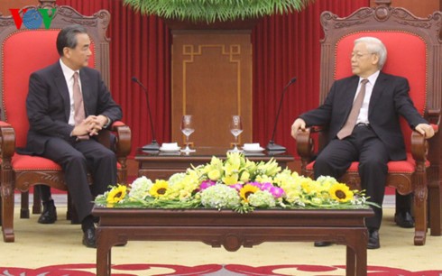 Sekjen KS PKV Nguyen Phu Trong menerima Menlu Tiongkok, Wang Yi - ảnh 1