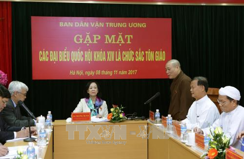 Departemen Penggerakan Massa Rakyat KS PKV melakukan pertemuan dengan para anggota MN Vietnam angkatan XIV yang adalah pemuka agama - ảnh 1