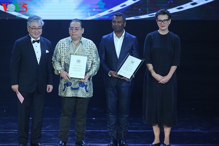 Upacara penutupan dan pemberian penghargaan Festival Film Vietnam yang ke-20 - ảnh 1