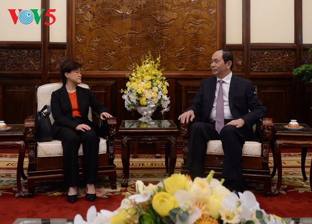 Presiden Vietnam, Tran Dai Quang secara terpisah menerima Dubes Singapura dan Mesir untuk Vietnam - ảnh 1