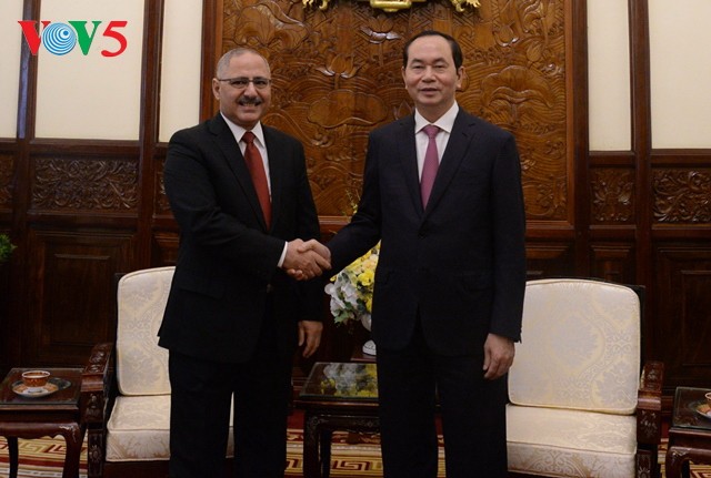 Presiden Vietnam, Tran Dai Quang secara terpisah menerima Dubes Singapura dan Mesir untuk Vietnam - ảnh 2