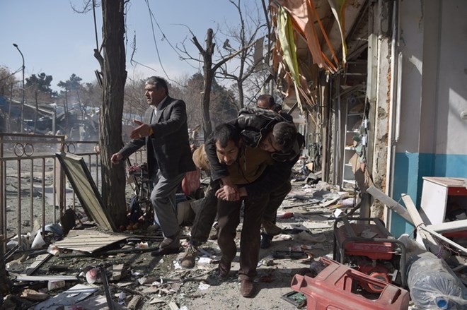 Serangan teror di Kabul: jumlah orang yang tewas terus meningkat – Memperkuat keamanan di Ibukota - ảnh 1