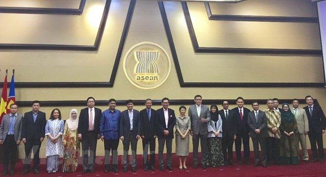 ASEAN memperkuat konektivitas dan perkembangan infrastruktur yang berkesinambungan - ảnh 1