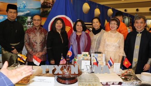 Selar Vietnam di Pekan Raya Pariwisata Ottawa, Kanada - ảnh 1