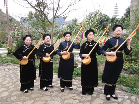 Festival seni menyanyikan lagu rakyat Then dan instrumen musik Tinh yang khas - ảnh 1