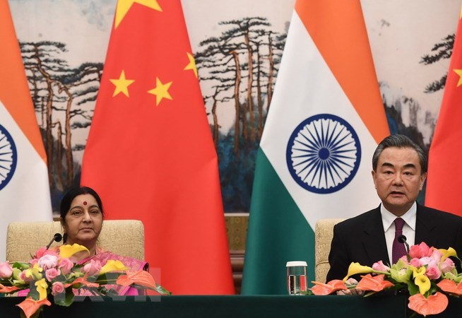India dan Tiongkok membahas pempertahanan laju mendorong hubungan bilateral - ảnh 1