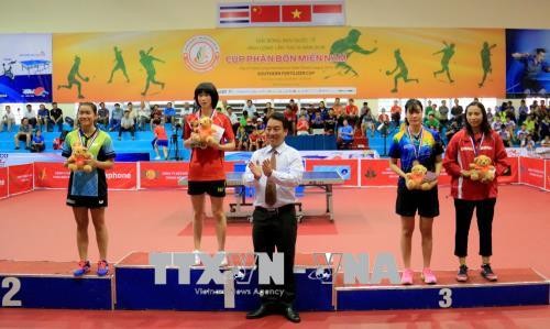 Penutupan Turnamen Pingpong Internasional-Vinh Long  kali ke-3 tahun 2018 - ảnh 1