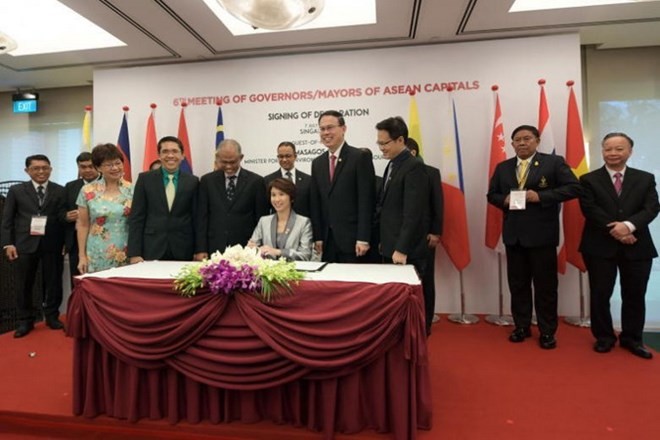 Ibukota negara-negara ASEAN menandatangani Pernyataan Singapura tentang lingkungan yang berkesinambungan - ảnh 1