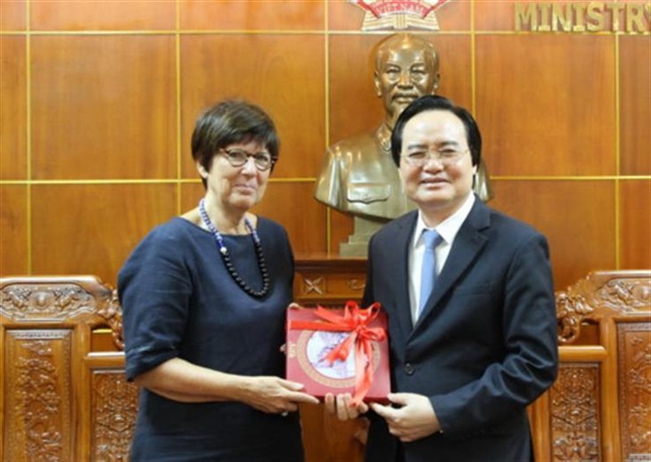 Belgia meneruskan aktivitas-aktivitas kerjasama dengan Vietnam tentang pendidikan dan pelatihan - ảnh 1