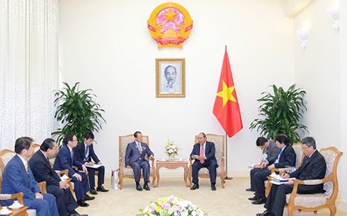 PM Vietnam, Nguyen Xuan Phuc menginginkan agar Vietnam dan Jepang memperkuat kerjasama ekonomi - ảnh 1