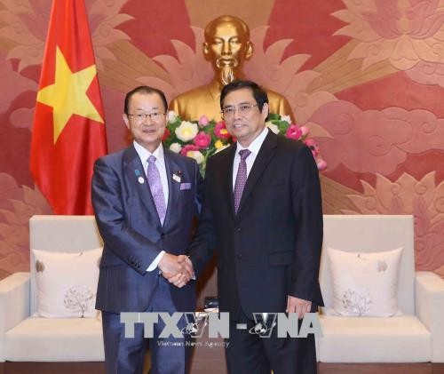 Ketua Kelompok Legislator Persahabatan Vietnam-Jepang, Pham Minh Chinh menerima Wakil Ketua Persekutuan Legislator Persahabatan Jepang-Vietnam - ảnh 1