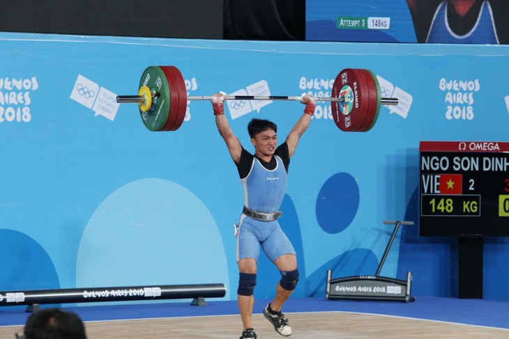Pegulat Ngo Xuan Dinh merebut medali emas di Olimpiade Remaja 2018 - ảnh 1