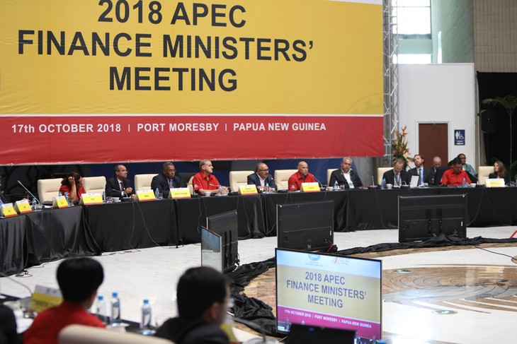 Para Menteri Keuangan APEC mengusulkan cara mendorong pertumbuhan - ảnh 1