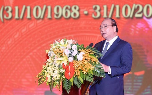 PM Vietnam, Nguyen Xuan Phuc menghadiri upacara peringatan HUT ke-50 peristiwa Truong Bon - ảnh 1