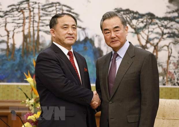 Deputi Menteri Luar Negeri RDRK melakukan pertemuan dengan Menteri Luar Negeri Tiongkok - ảnh 1