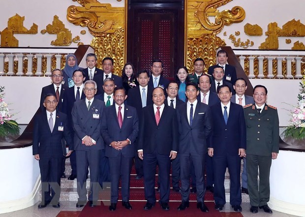 Sultan Brunei Darussalam mengakhiri kunjungan kenegaraan di Vietnam - ảnh 1