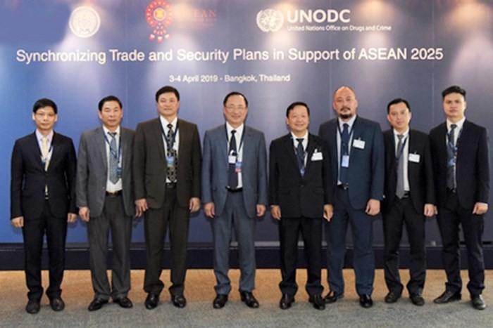 Viet Nam berkomitmen berpartisipasi penuh pada rangka-rangka kerjasama ASEAN dalam mencegah dan memberantas kriminalitas lintas nasional - ảnh 1