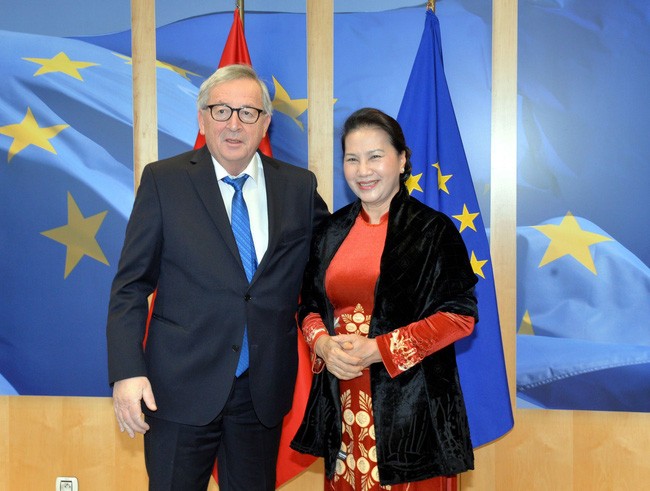 Ketua MN Viet Nam, Nguyen Thi Kim Ngan melakukan pertemuan dengan Presiden Komisi Eropa, Jean-Claude Juncker - ảnh 1