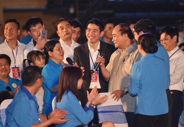 PM Vietnam, Nguyen Xuan Phuc akan segera  melakukan dialog dengan para buruh teknik tinggi - ảnh 1