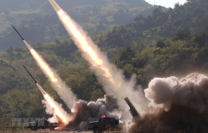 RDRK meluncurkan benda terbang: Pentagon membenarkan bahwa RDRK meluncurkan banyak rudal balistik - ảnh 1