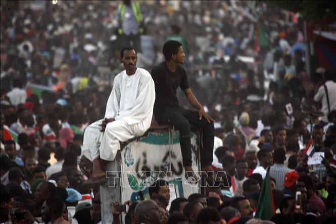 Sudan: Dewan militer ingin cepat menyerahkan kekuasaan - ảnh 1