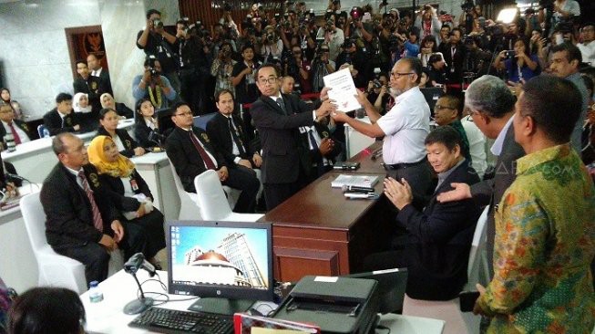 Pemilihan Indonesia 2019: Faksi oposisi mengirim surat gugatan ke Mahkamah Konstitusi - ảnh 1