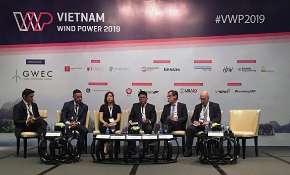 Vietnam-potensi besar dalam mengembangkan listrik tenaga angin lepas pantai - ảnh 1