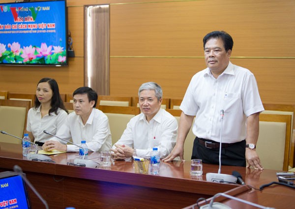 Sekretaris Komite Partai blok badan-badan sentral mengucapkan selamat kepada VOV sehubungan dengan peringatan ultah ke-94 Hari Pers Revolusioner Vietnam - ảnh 1