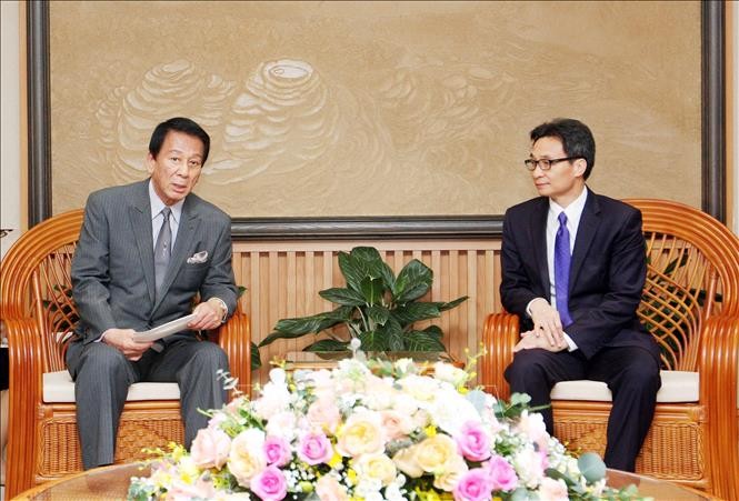Deputi PM Vietnam, Vu Duc Dam menerima Duta Istimewa Vietnam-Jepang - ảnh 1