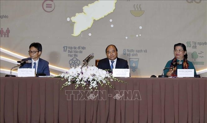 PM Vietnam, Nguyen Xuan Phuc menghadiri Konferensi nasional tentang perkembangan yang berkelanjutan - ảnh 1
