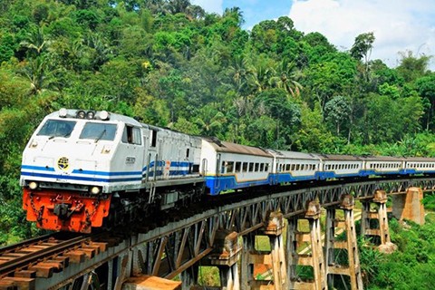 Jepang dan Indonesia menandatangani permufakatan membangun jalan kereta Jakarta – Surabaya - ảnh 1