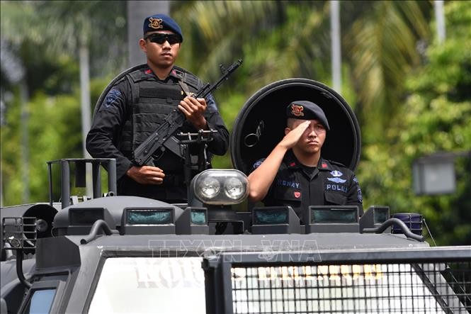 Indonesia mengganyang banyak intrik melakukan serangan bom menjelang upacara pelantikan Presiden Joko Widodo - ảnh 1