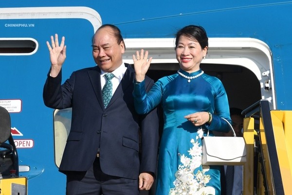 PM Nguyen Xuan Phuc berangkat melakukan kunjungan resmi di Myanmar - ảnh 1