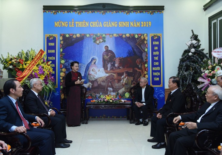 Ketua MN Vietnam, Nguyen Thi Kim Ngan mengucapkan selamat Hari Natal 2019 di Komite Persatuan Agama Vietnam - ảnh 1