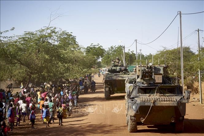 Perancis mengerahkan lagi serdadu di Afrika Barat - ảnh 1