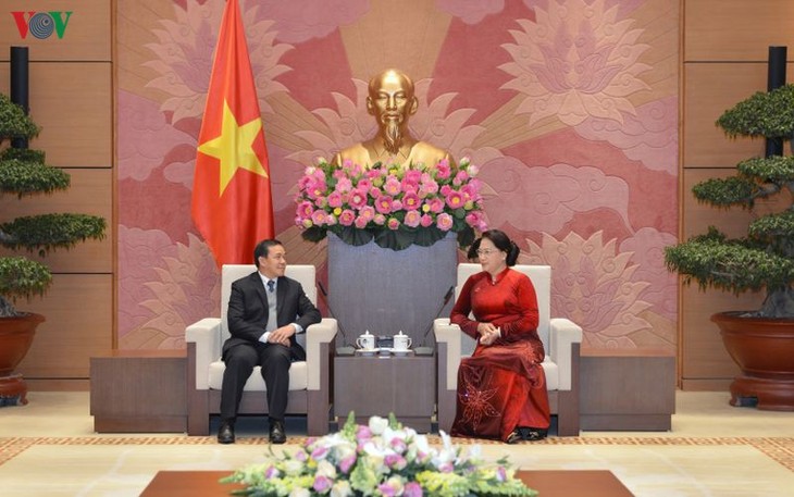Ketua MN Vietnam, Nguyen Thi Kim Ngan menerima Dubes Laos untuk Vietnam - ảnh 1
