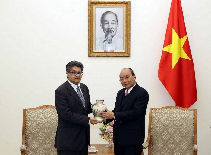 PM Vietnam, Nguyen Xuan Phuc menerima Dubes Malaysia dan Dubes Armenia - ảnh 2
