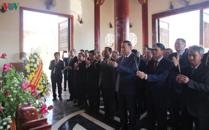 Menteri Keamanan Publik To Lam melakukan kunjungan kerja di Provinsi Khammouan - ảnh 1