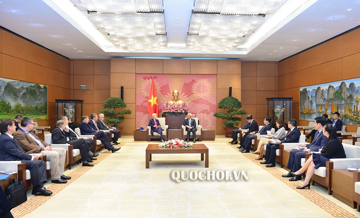 Wakil Ketua MN Vietnam, Uong Chu Luu menerima Kelompok Legislator dengan ASEAN dari Parlemen Repbublik Federasi Jerman - ảnh 1