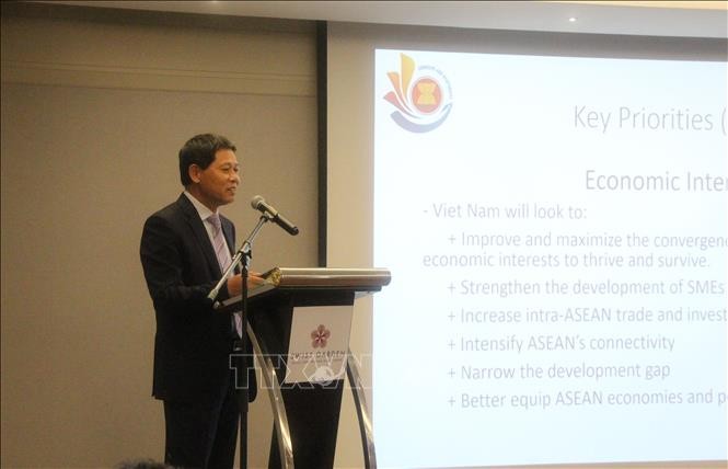 Tahun Keketuaan ASEAN: Vietnam berinisiatif mendorong solidaritas ASEAN - ảnh 1