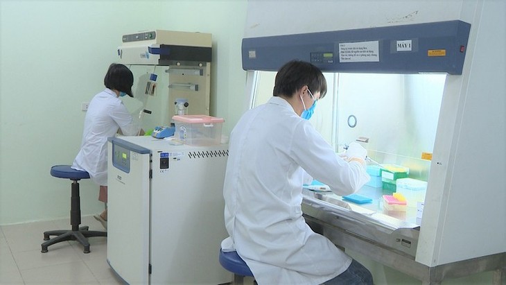 Vietnam dengan sukses membuat perangkat Kit untuk melakukan  diagnosi virus SARS-CoV-2 - ảnh 1