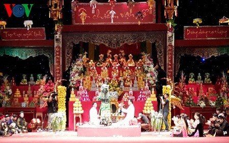 Keyakinan Memuja Raja Hung: Pusaka Budaya Non-Benda Khas Masyarakat Vietnam - ảnh 1