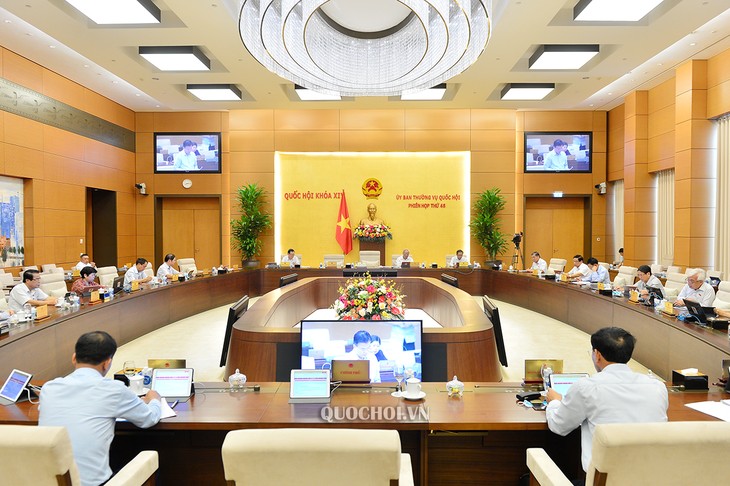 Komite Tetap MN Vietnam memperbarui cara berpikir  dalam menyusun berbagai RUU - ảnh 1