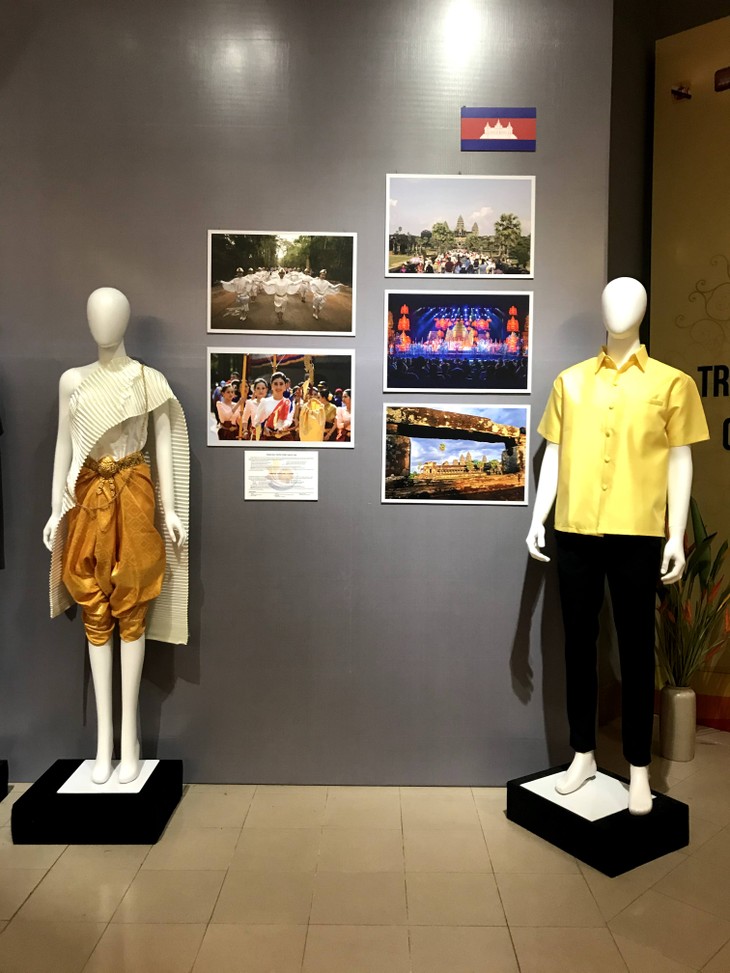 Pameran Busana Tradisional Negara-Negara ASEAN 2020 - ảnh 19